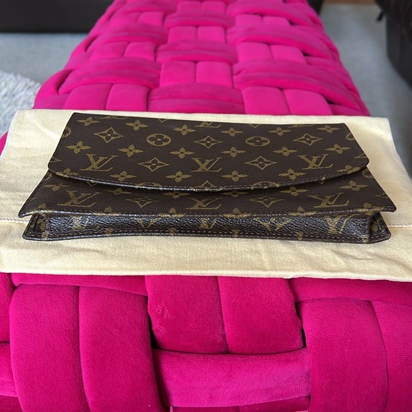 Louis Vuitton Rabat 23 Clutch-EUC - Picture 9 of 14